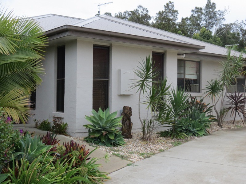 8 Buccaneers Court, Yamba NSW 2464