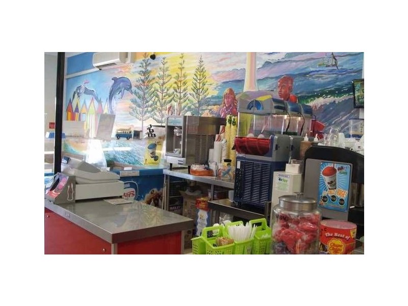 2/4 Yamba Street, Yamba NSW 2464