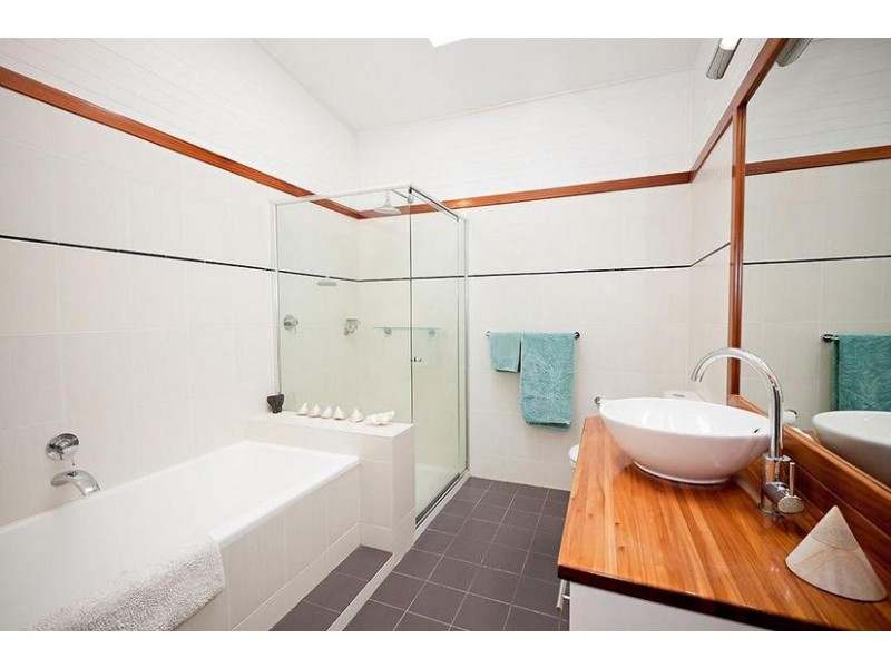 165 Lakes Boulevard, Wooloweyah NSW 2464