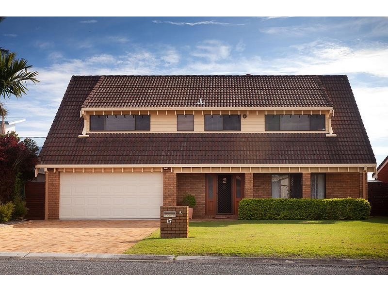 17 Melaleuca Drive, Yamba NSW 2464