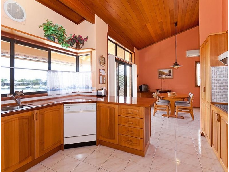 17 Melaleuca Drive, Yamba NSW 2464