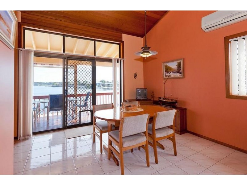 17 Melaleuca Drive, Yamba NSW 2464