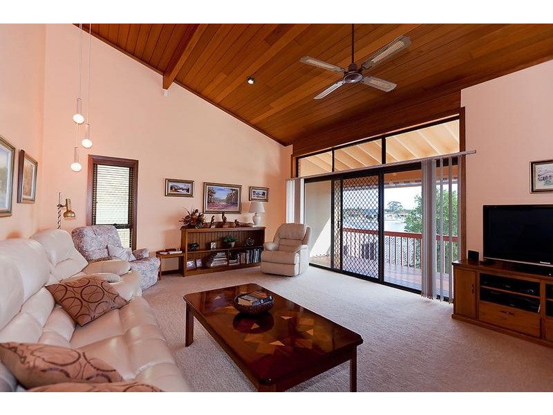 17 Melaleuca Drive, Yamba NSW 2464