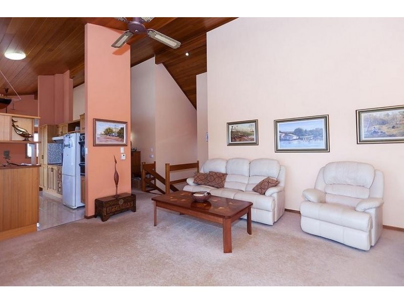 17 Melaleuca Drive, Yamba NSW 2464