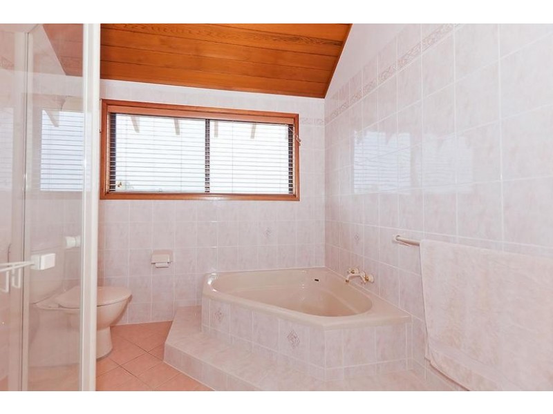 17 Melaleuca Drive, Yamba NSW 2464