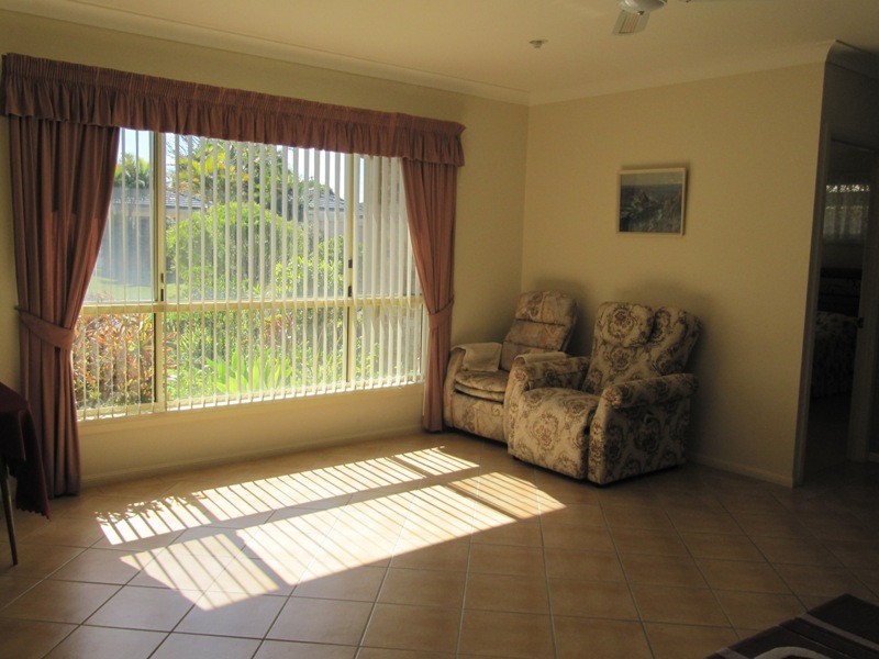 1 Kempnich Place, Yamba NSW 2464