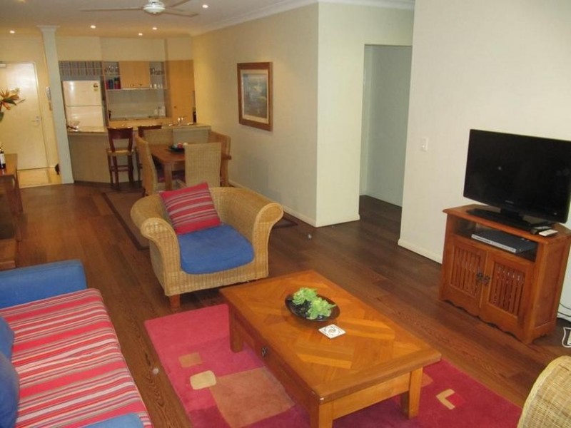 2/20 Pacific Parade, Yamba NSW 2464