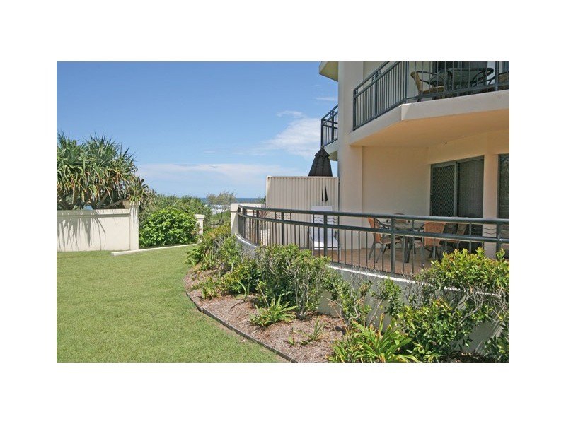 2/20 Pacific Parade, Yamba NSW 2464