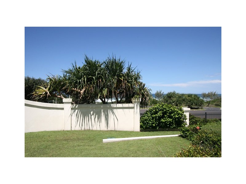 2/20 Pacific Parade, Yamba NSW 2464