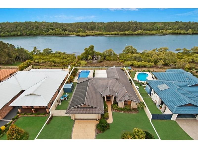 14 Bayview Drive, Yamba NSW 2464