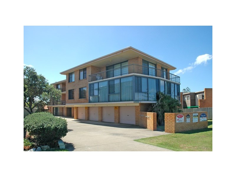 1/12 Pacific Parade, Yamba NSW 2464