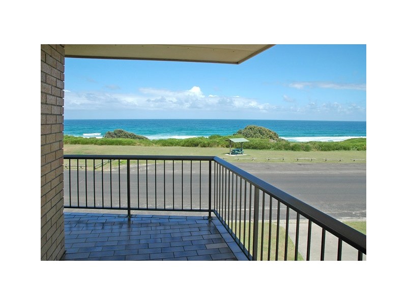 1/12 Pacific Parade, Yamba NSW 2464