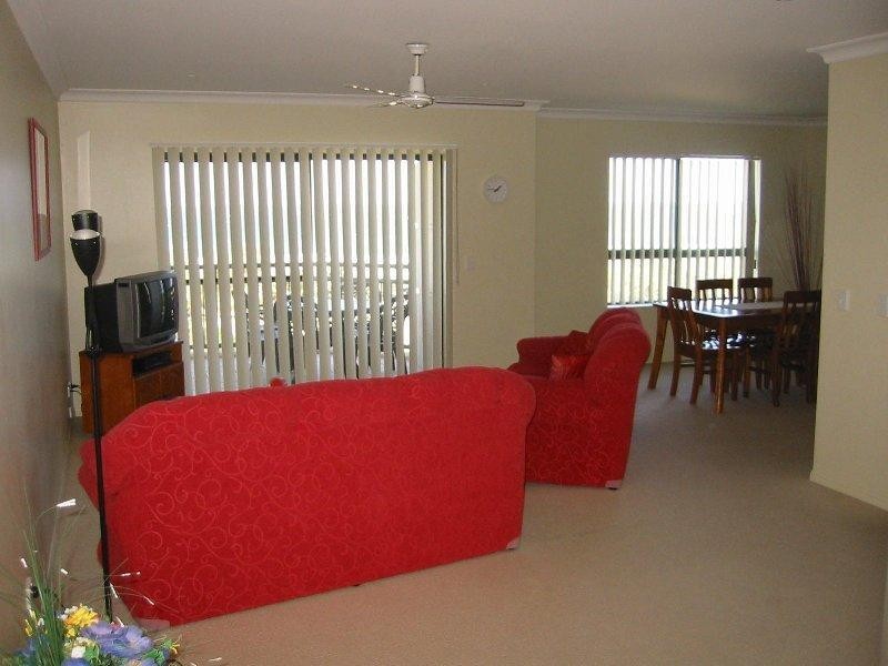 18/20 Pacific Parade, Yamba NSW 2464