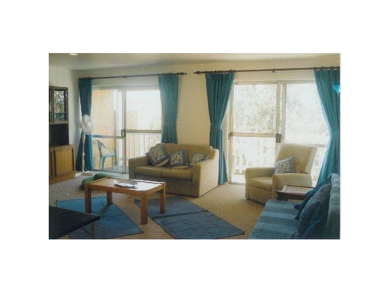 2/11 Pacific Parade, Yamba NSW 2464