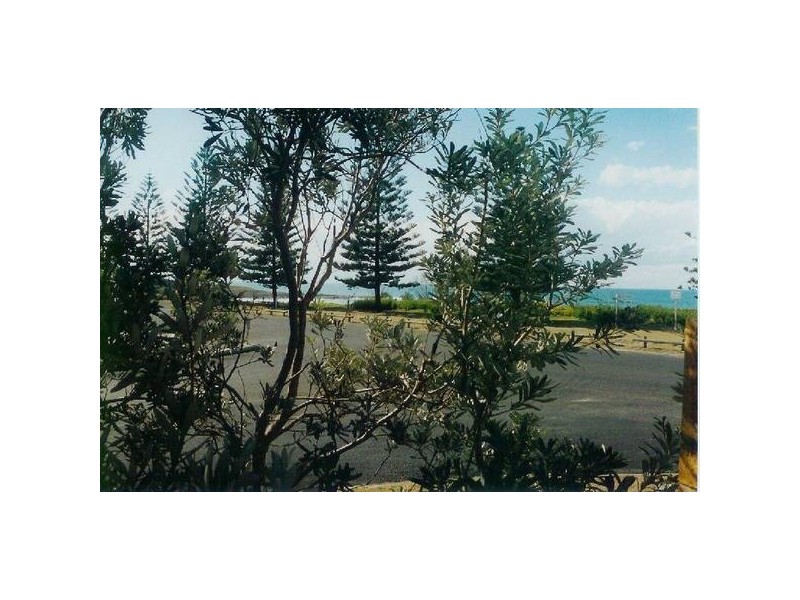 2/11 Pacific Parade, Yamba NSW 2464