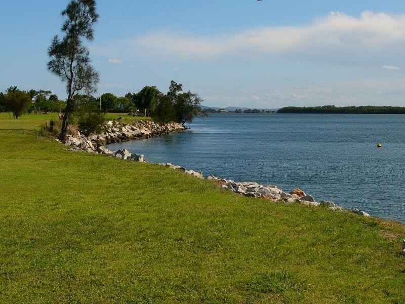 253 School Road, Palmers Island NSW 2463