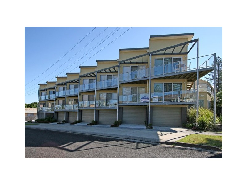 2/21 Clarence Street, Yamba NSW 2464