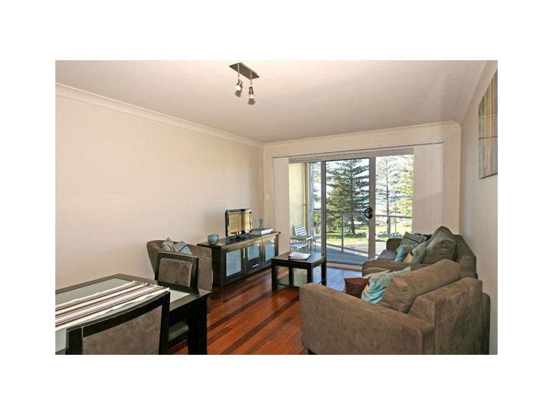 2/21 Clarence Street, Yamba NSW 2464