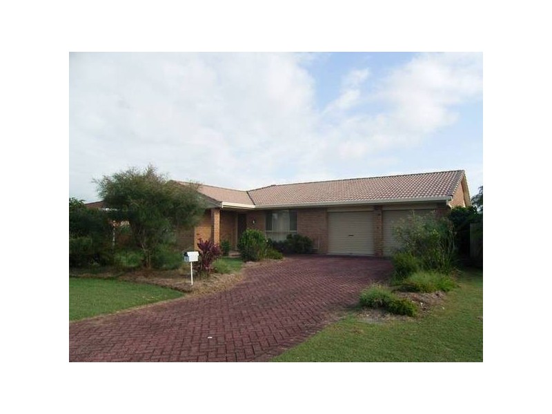 Grevillea AVENUE, Yamba NSW 2464