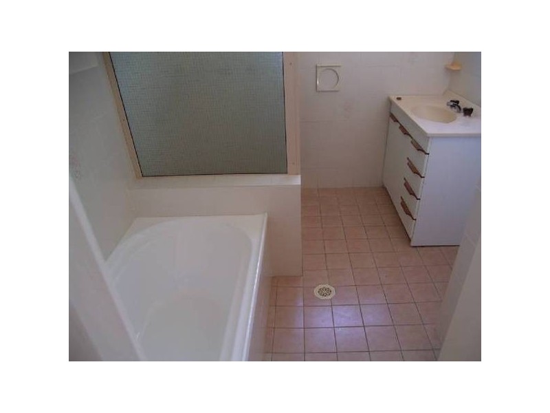 Grevillea AVENUE, Yamba NSW 2464