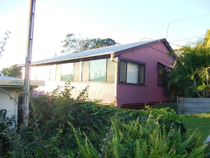 9 High Street, Yamba NSW 2464
