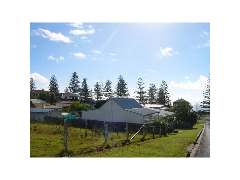 19 Queen Street, Yamba NSW 2464
