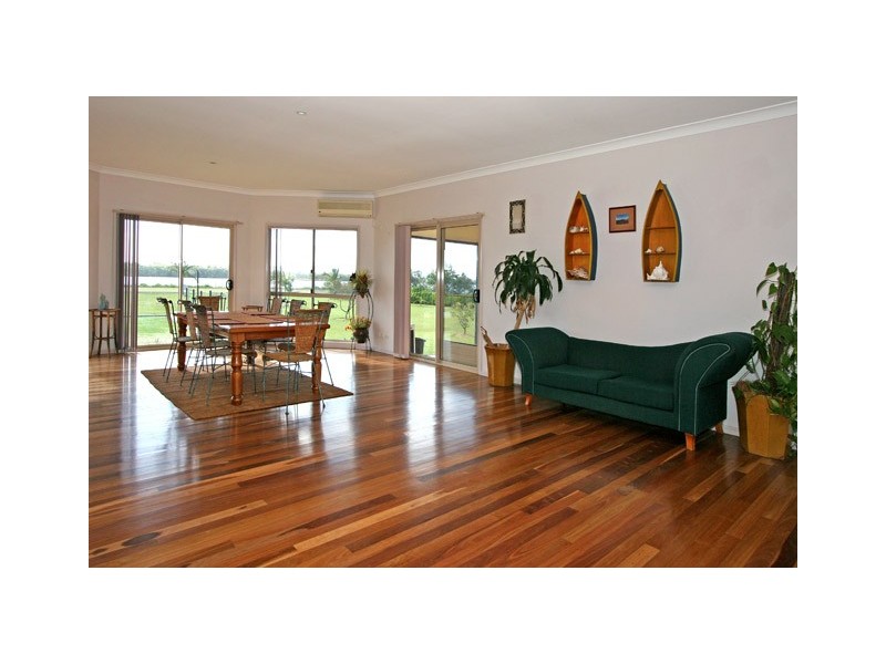 12 Gillies Lane, Palmers Island NSW 2463