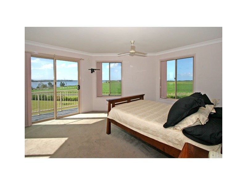12 Gillies Lane, Palmers Island NSW 2463