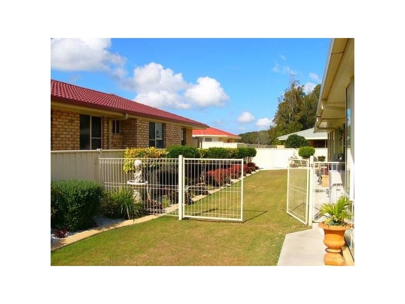 25 Harold Tory Drive, Yamba NSW 2464