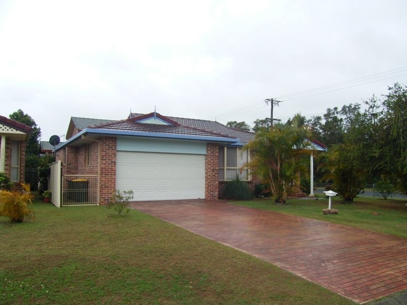 2 The Mainbrace, Yamba NSW 2464