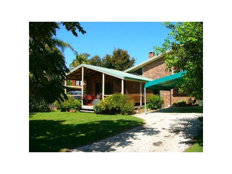 104 Lakes Boulevarde, Wooloweyah NSW 2464