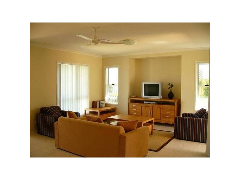 13 The Parkway, Yamba NSW 2464