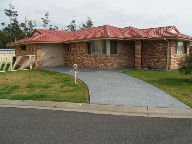 2 Kallatina Place, Yamba NSW 2464