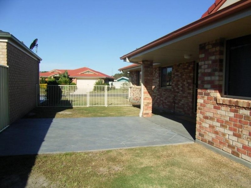 2 Kallatina Place, Yamba NSW 2464