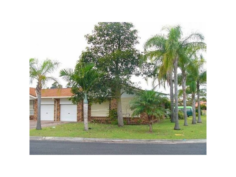 2/1 Waratah Avenue, Yamba NSW 2464