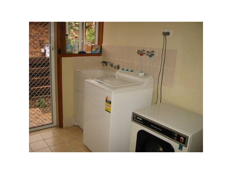 2/1 Waratah Avenue, Yamba NSW 2464