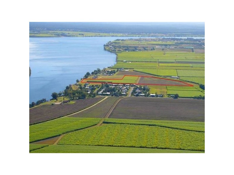 2 River Road, Palmers Island NSW 2463