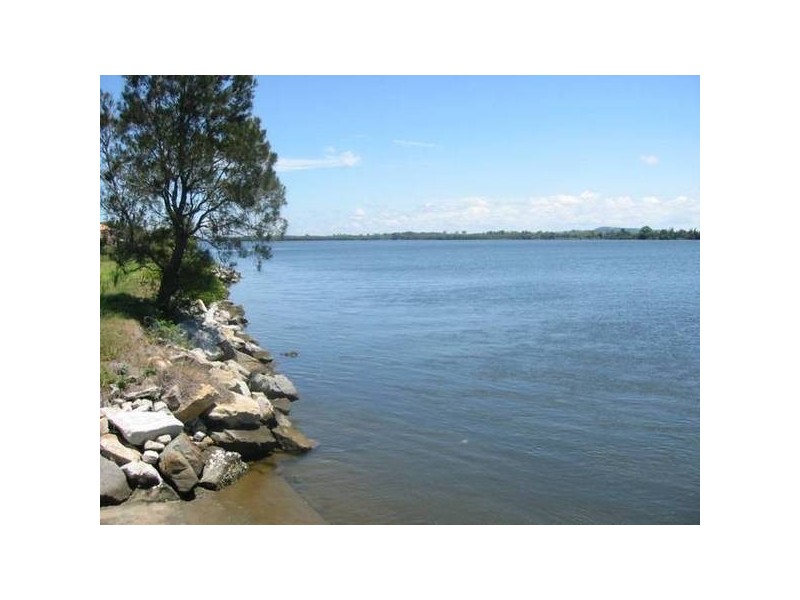 285 School Road, Palmers Island NSW 2463