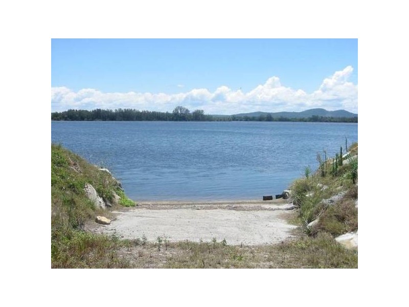 285 School Road, Palmers Island NSW 2463