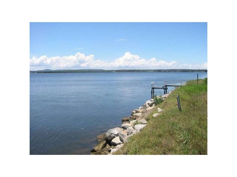 285 School Road, Palmers Island NSW 2463