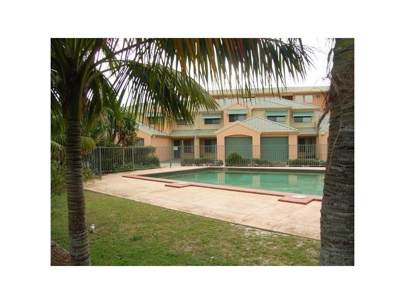 3/6-8 Beachside Way, Yamba NSW 2464