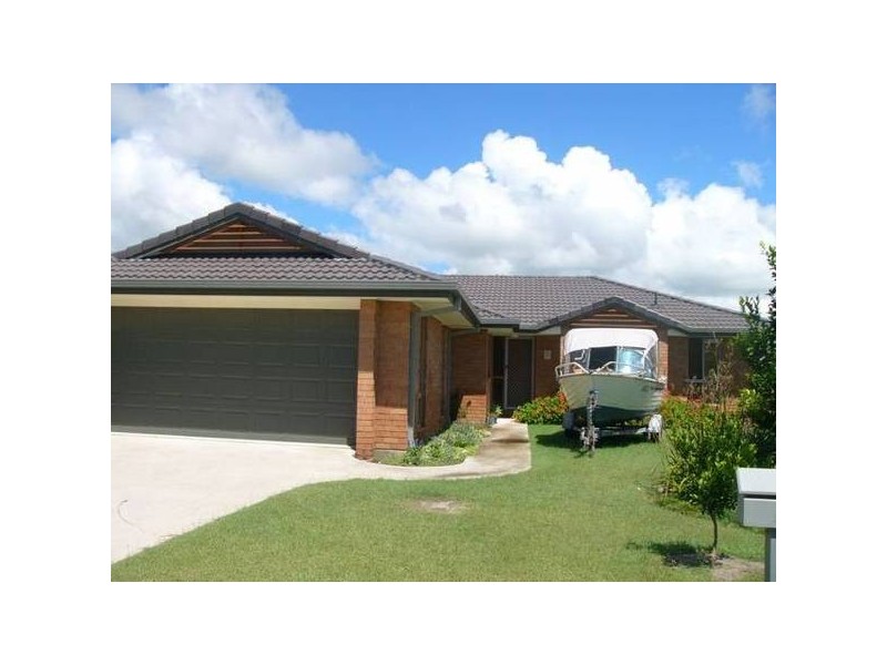 5 Newport Island Circuit, Yamba NSW 2464