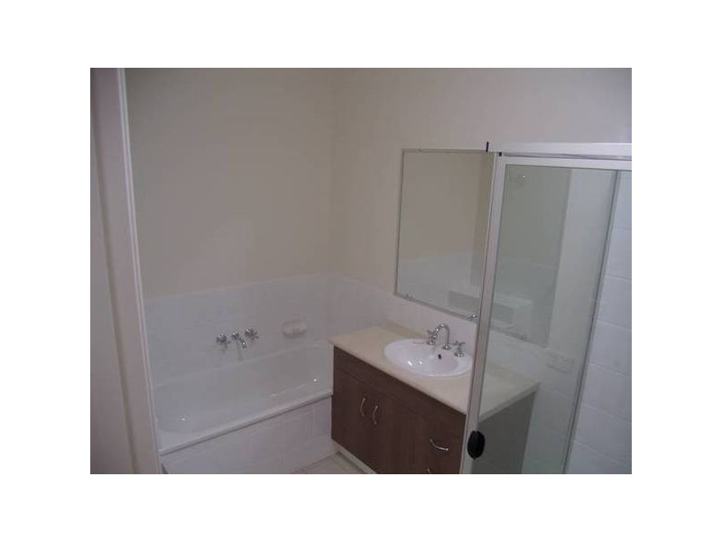 2/4 Witonga Drive, Yamba NSW 2464