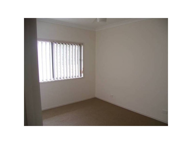 2/4 Witonga Drive, Yamba NSW 2464