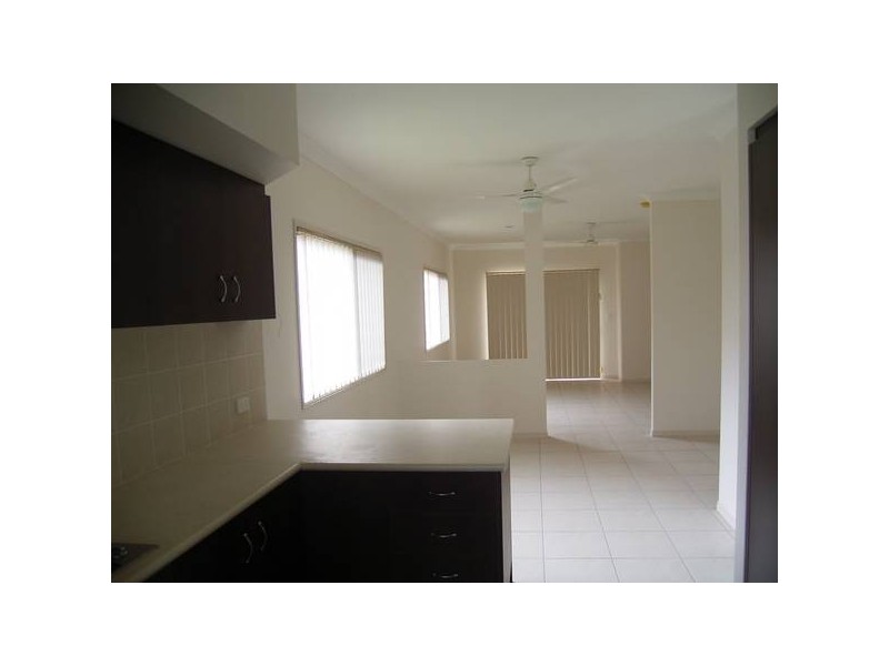 2/4 Witonga Drive, Yamba NSW 2464