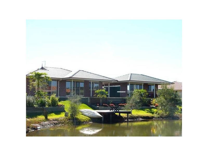 2/17 Newport Island Circuit, Yamba NSW 2464
