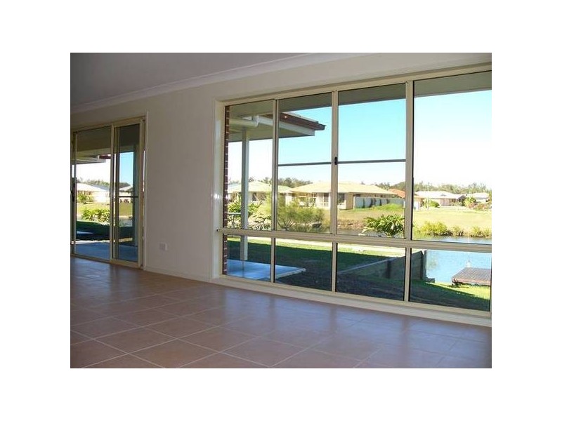 2/17 Newport Island Circuit, Yamba NSW 2464