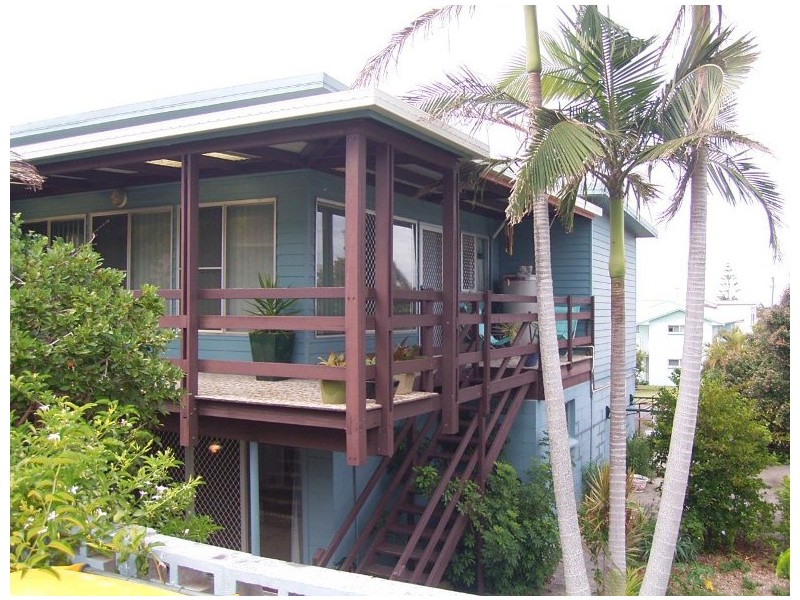 6 Pippi Street, Yamba NSW 2464