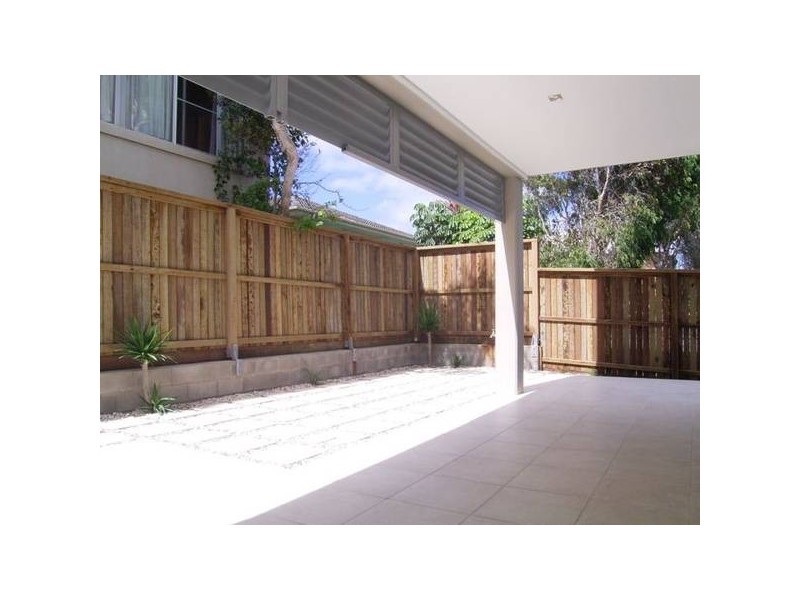 1 & 2/6 Henson Lane, Yamba NSW 2464