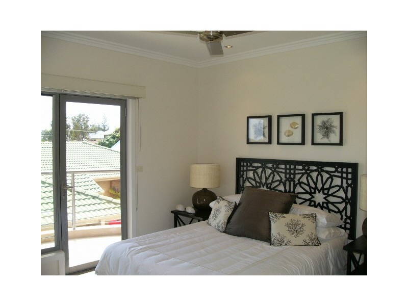 8 Bent Street, Yamba NSW 2464